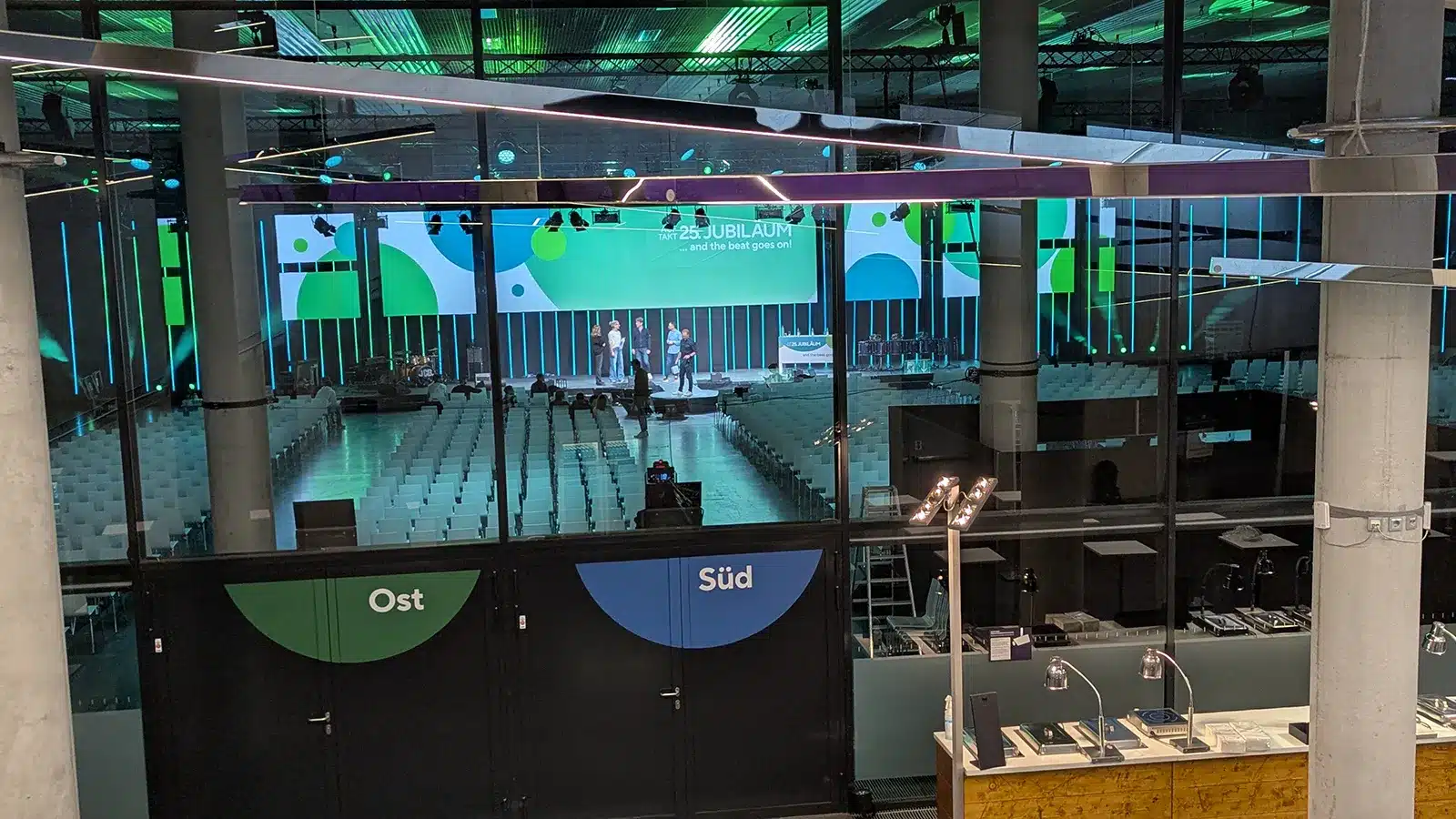 Interhyp 25. Jubiläum Plenum außen