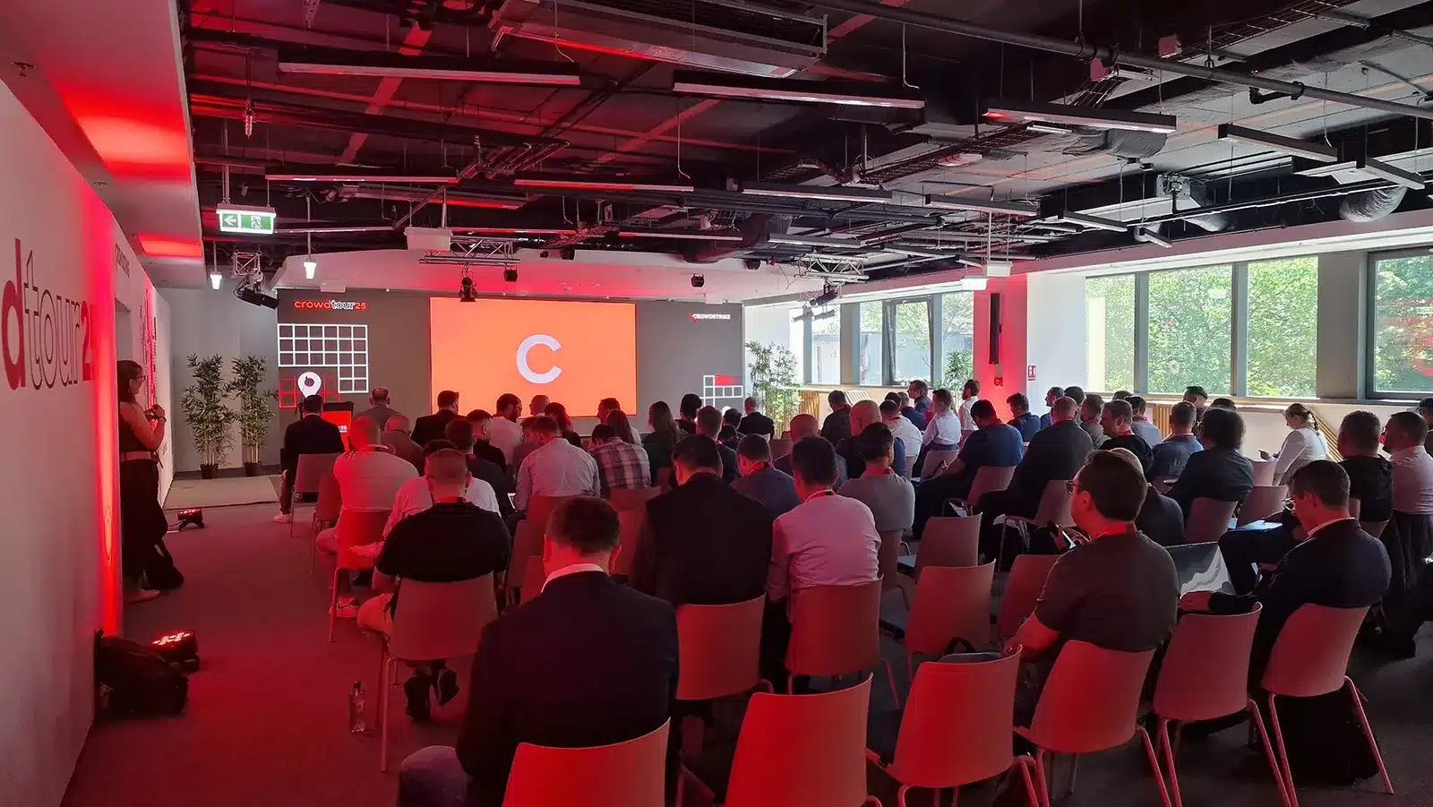 Cybersecurity Roadshow 2025 Bukarest Plenum Tagung filled